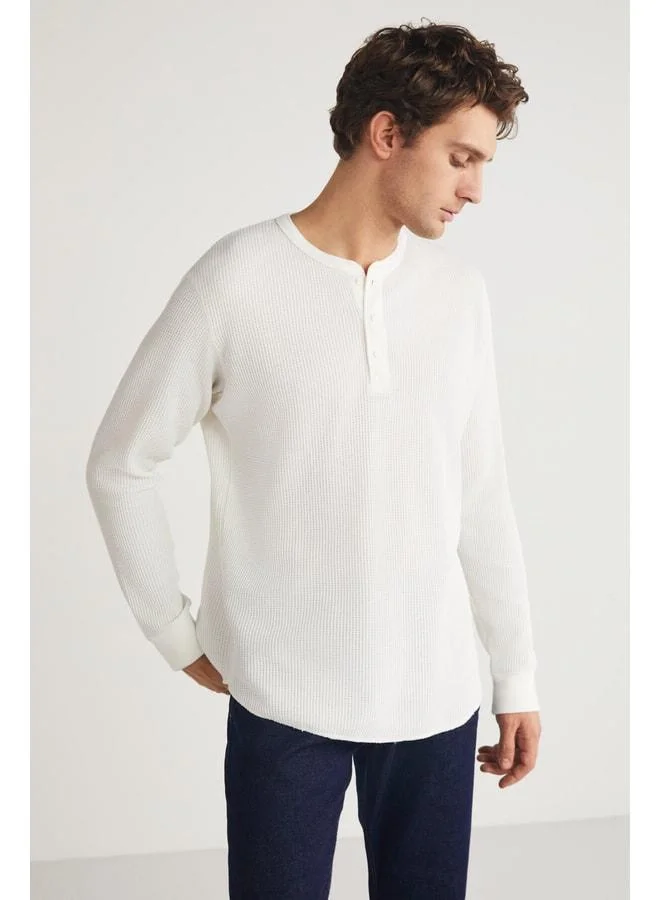 GRIMELANGE Patrıck Men's Trio Waffle Special Textured Thick Premium Fabric Button-Detail White T-shirt.