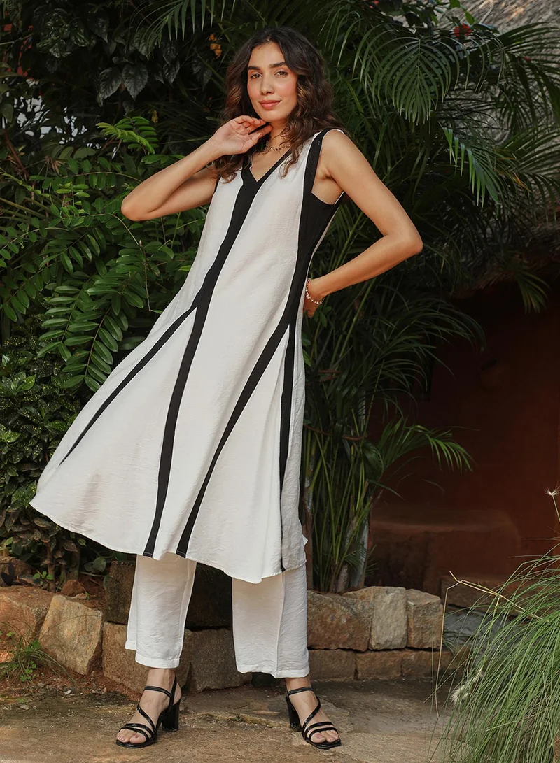 QISSA Women's Daisy White Contrast Flow Kurta Set