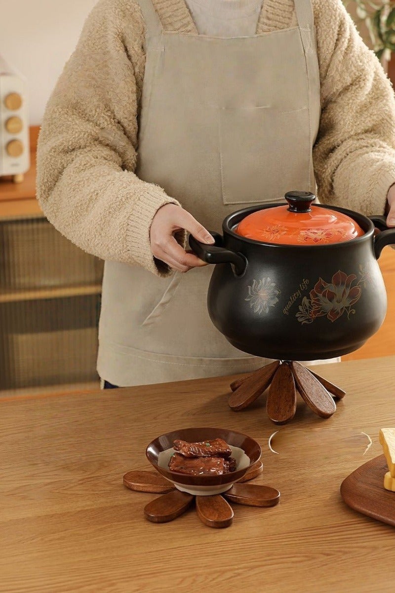 ألواح عازلة للحرارة للأطباق الساخنة – مفارش خشبية مبطنة غير قابلة للانزلاق، مقاومة للحرارة – مناسبة لديكور المنزل وتوفير المساحة – مثالية لطاولة الطعام والمطبخ – 4 قطع في المجموعة - Image 3