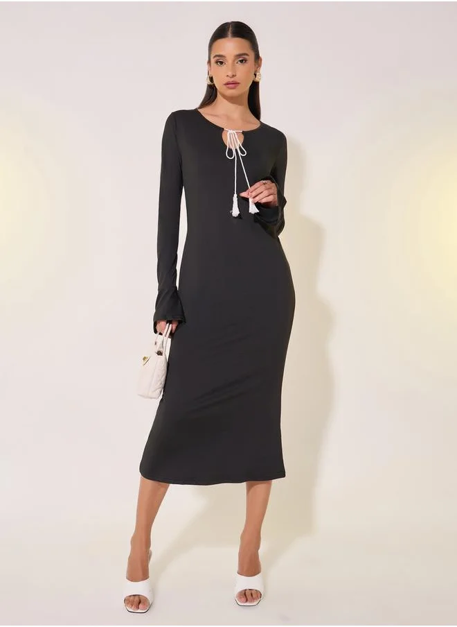 ستايلي Solid Knitted Tie-Up Neck Bodycon Midi Dress