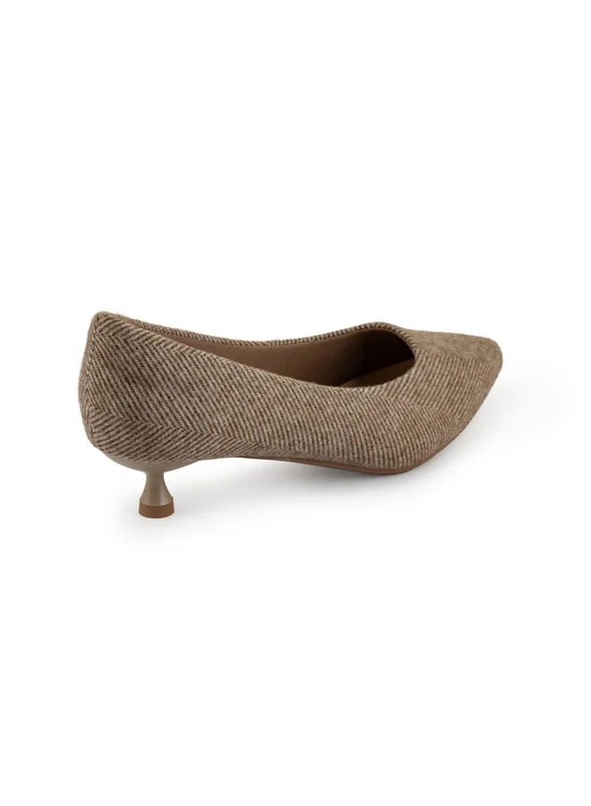 Vincci Women Pointed Toe Mid Heel Pumps