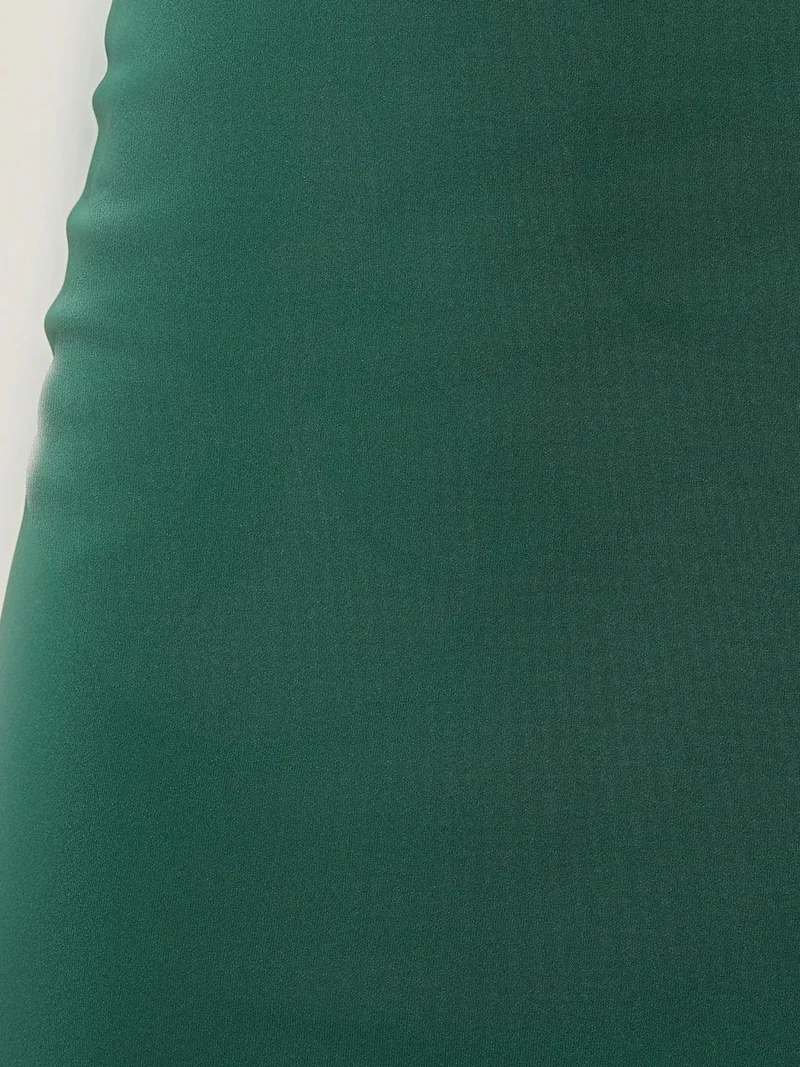 زوبعة تنورة ساتان سادة قصيرة