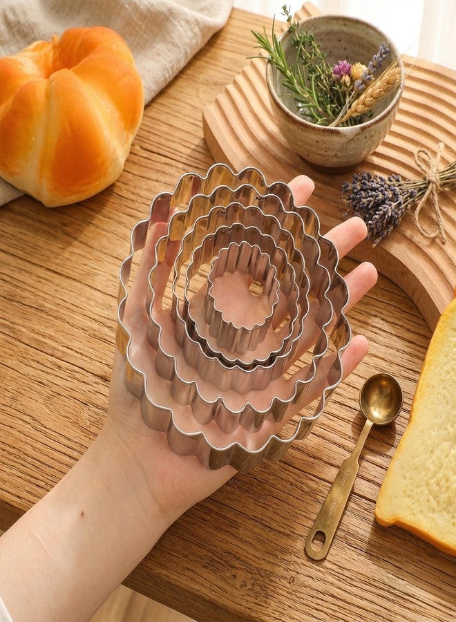 Psiriol 5 Piece Fluted Round Cookie Cutter Set, Circle Shaped Geometric Circle Cookie Cutter for Kitchen Baking, Donut Cutter Ring Scalloped Edge Wavy, Stainless Steel, (1.6", 2", 2.4", 2.8", 3.1") - Image 4