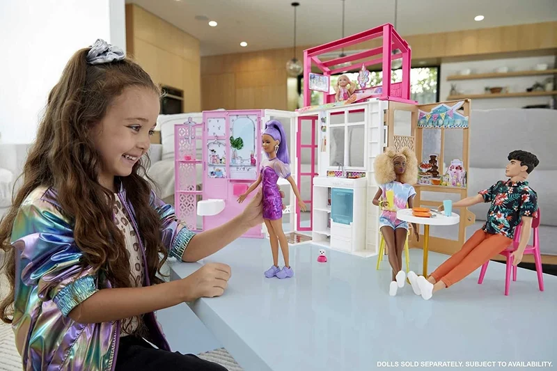 Barbie 's Portable Portable House, 2 floors and 4 playgrounds, furnished house including puppies and accessories, 3 years and older HCD47