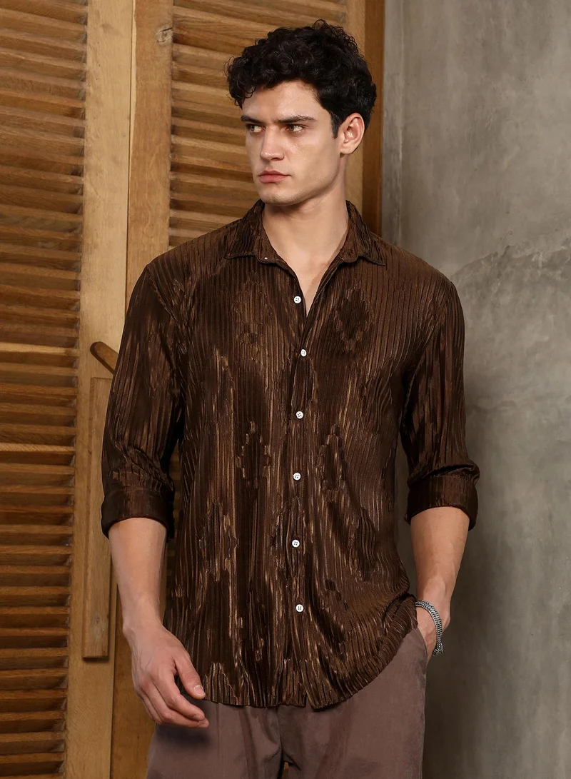 كامبوس سوترا Campus Sutra Men's Chocolate Brown Pleated-Rhombus Shirt For Casual Wear | Spread Collar | Long Cuffed Sleeves | Button Closure | Shirt Crafted With Comfort Fit For Everyday Wear