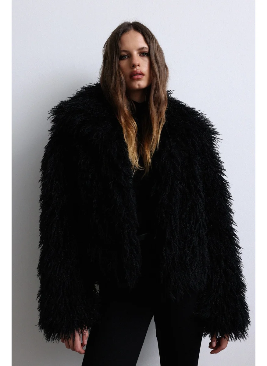 سود كوليكشن Black Suzie Faux Fur Jacket