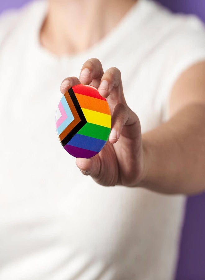 فوندريزينغ فور أ كوز جمع التبرعات لقضية نبيلة | دبوس زر علم قوس قزح للفخر من دانيال كوازار - دبوس زر دائري بألوان قوس قزح للفخر بمجتمع الميم (دبوس واحد) - Image 5