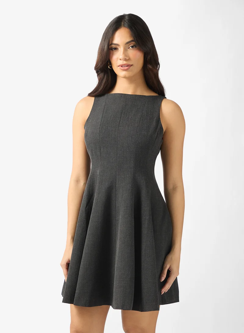 فيرو مودا فستان قصير بيبلوم بيستي