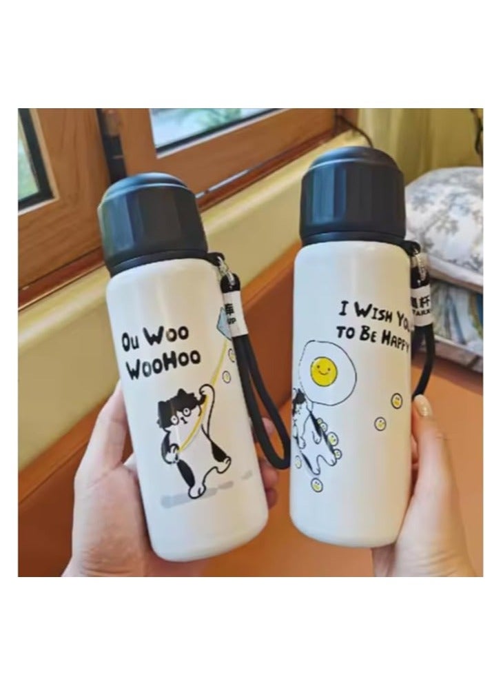 زجاجة مياه فاخرة بتصميم قطة كرتونية للاطفال سعة 550 مل، كوب مفرغ من الهواء من الستانلس ستيل، محمولة مانعة للتسرب ومضادة للانسكاب وتحافظ على المشروبات ساخنة وباردة، متينة للطلاب والسفر (بيج - تصميم هابي) - Image 2
