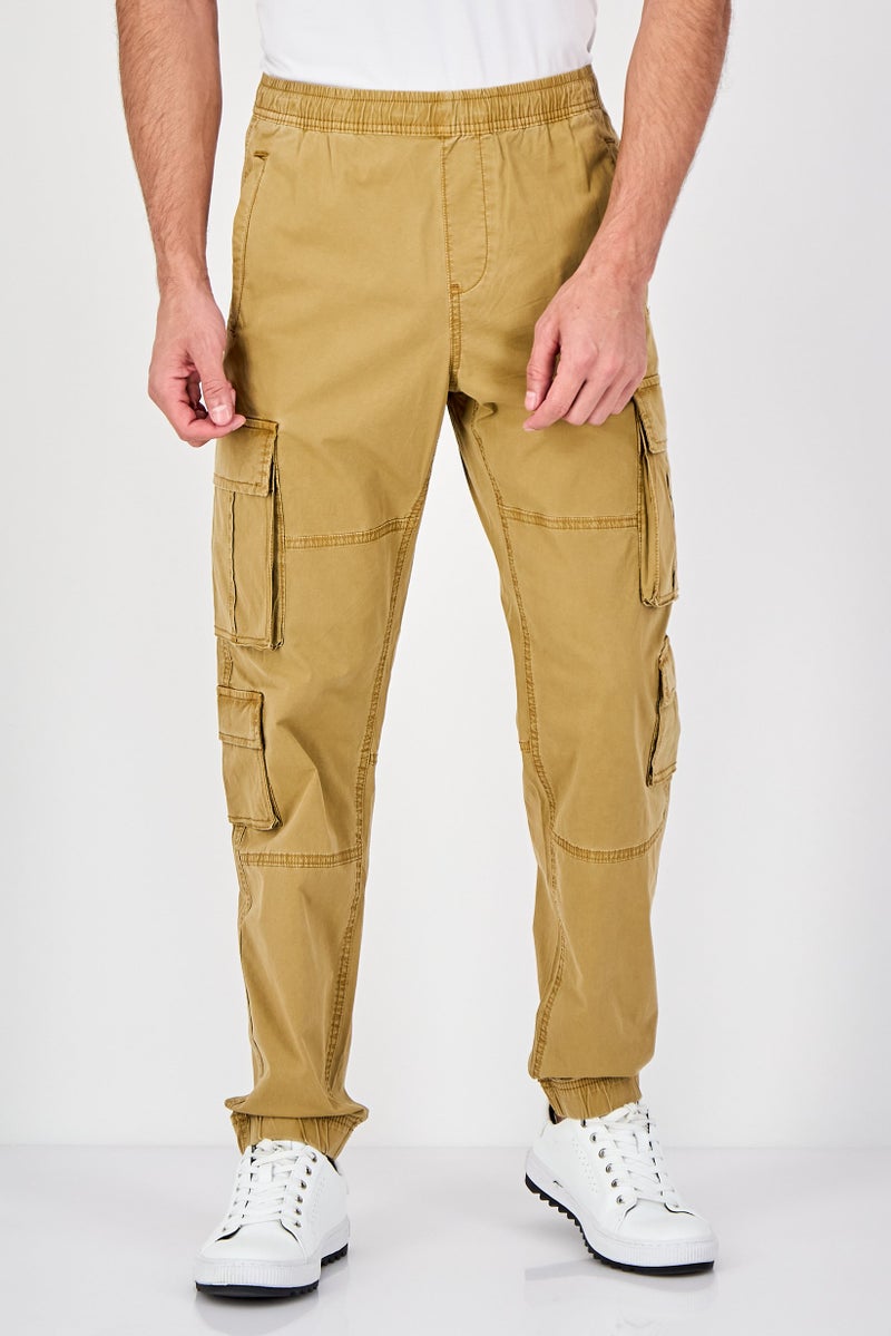 Celio سروال جوجر للرجال بتصميم سادة، بني - Image 1
