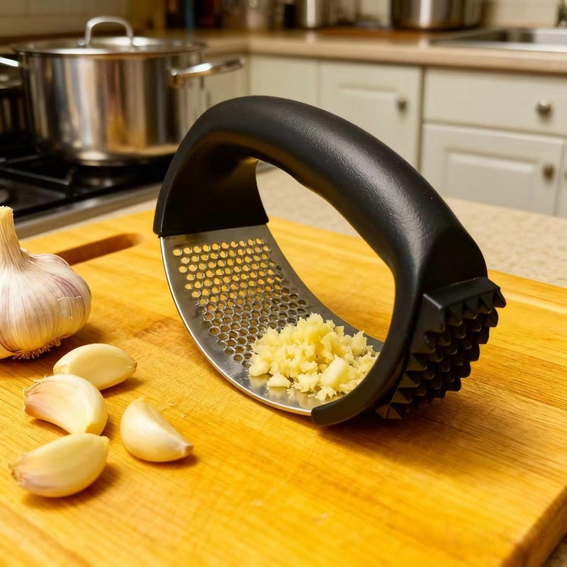 HavenNest Garlic Press Equipped with Soft Ergonomic Handle, Easy to Crush Garlic, Easy to Clean, and Rust-resistant, Upgrade Black - Image 4