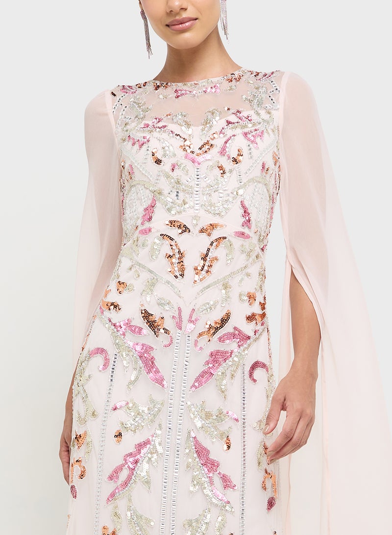 فروك اند فرل فستان ماكسي بأكمام كاب مزينة - Image 3