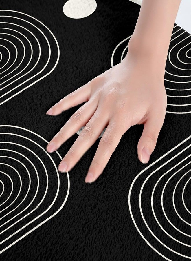 سجاد حمام أبيض وأسود من جيجيلويو، مقاس 20 × 32 بوصة، بتصميم بوهيمي عصري، مصنوع من ألياف دقيقة ناعمة. - Image 4