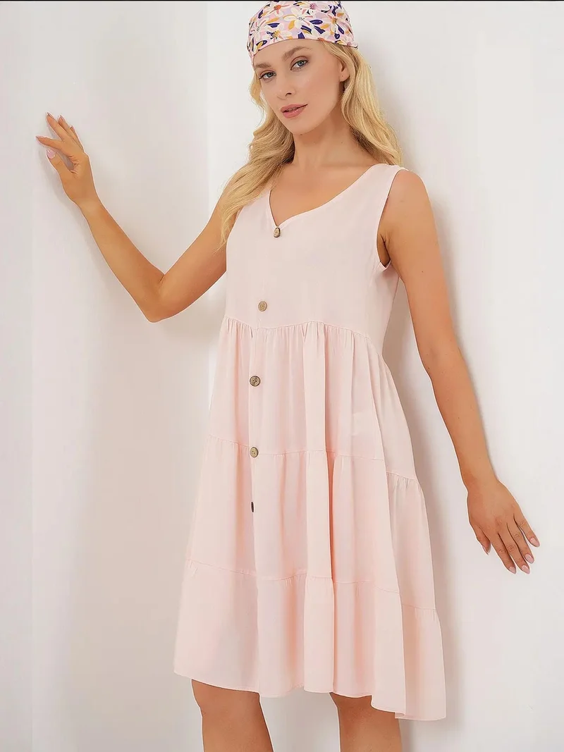 بيغ دارت فستان قصير بدون أكمام بياقة على شكل حرف  وتفاصيل أزرار