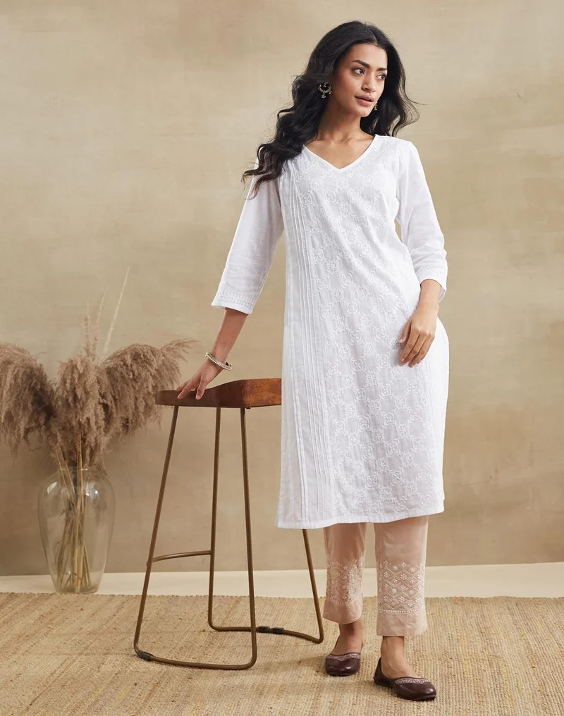 فاب انديا White Cotton Chikankari Slim Fit Knee Length Kurta