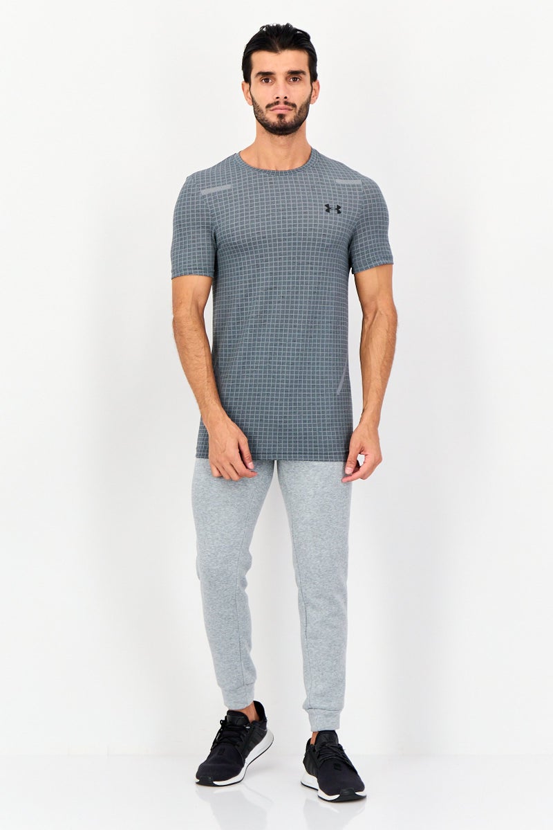 UNDER ARMOUR تي شيرت رياضي للرجال بأكمام قصيرة مناسب للخارج، رمادي - Image 3