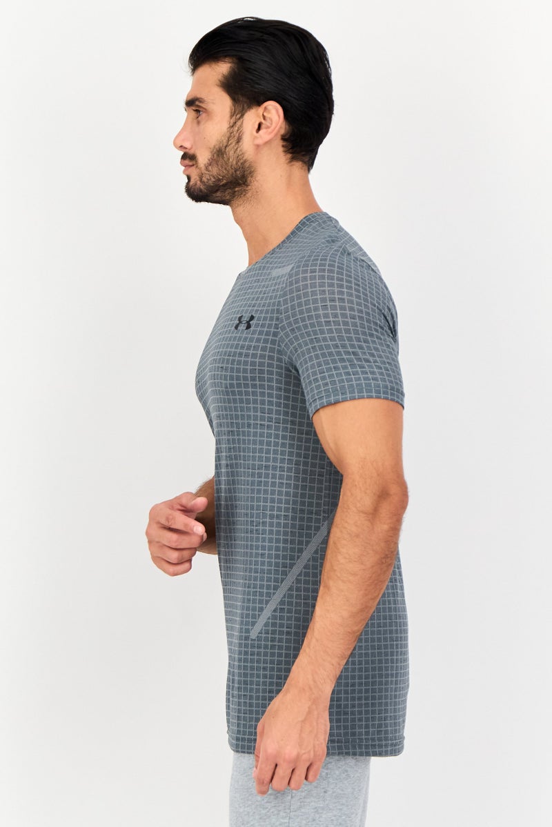 UNDER ARMOUR تي شيرت رياضي للرجال بأكمام قصيرة مناسب للخارج، رمادي - Image 4