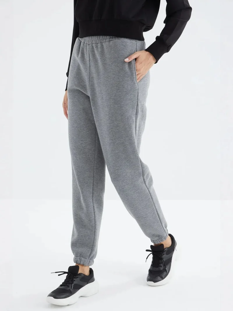 تومي لايف TOMMY Women's High-Waist Fleece Jogger Sweatpants