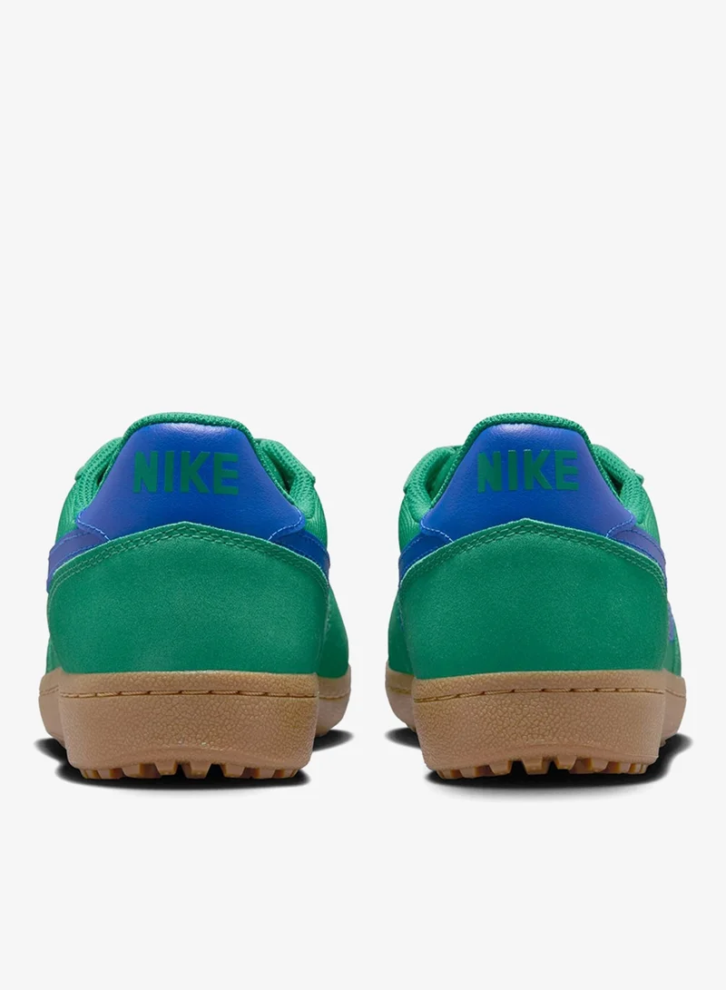 نايكي فيلد جنرال