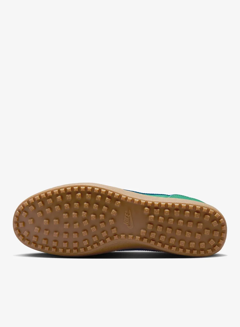 نايكي فيلد جنرال