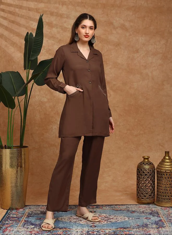 جلو باص طقم منسق من تونيك طويل بستايل قميص وبنطال