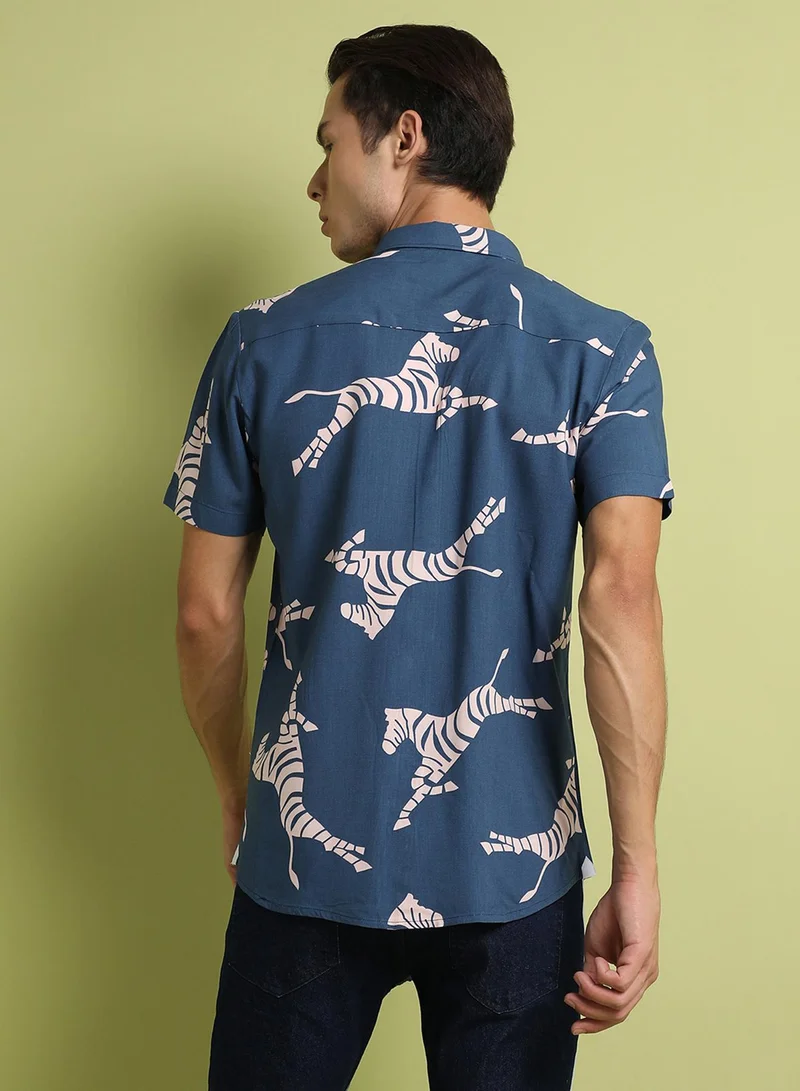 Campus Sutra Campus Sutra Men's Blue Contrast Zebra Shirt For Casual Wear | Spread Collar | Short Sleeve | Button Closure | Rayon Shirt Crafted With Comfort Fit For Everyday Wear