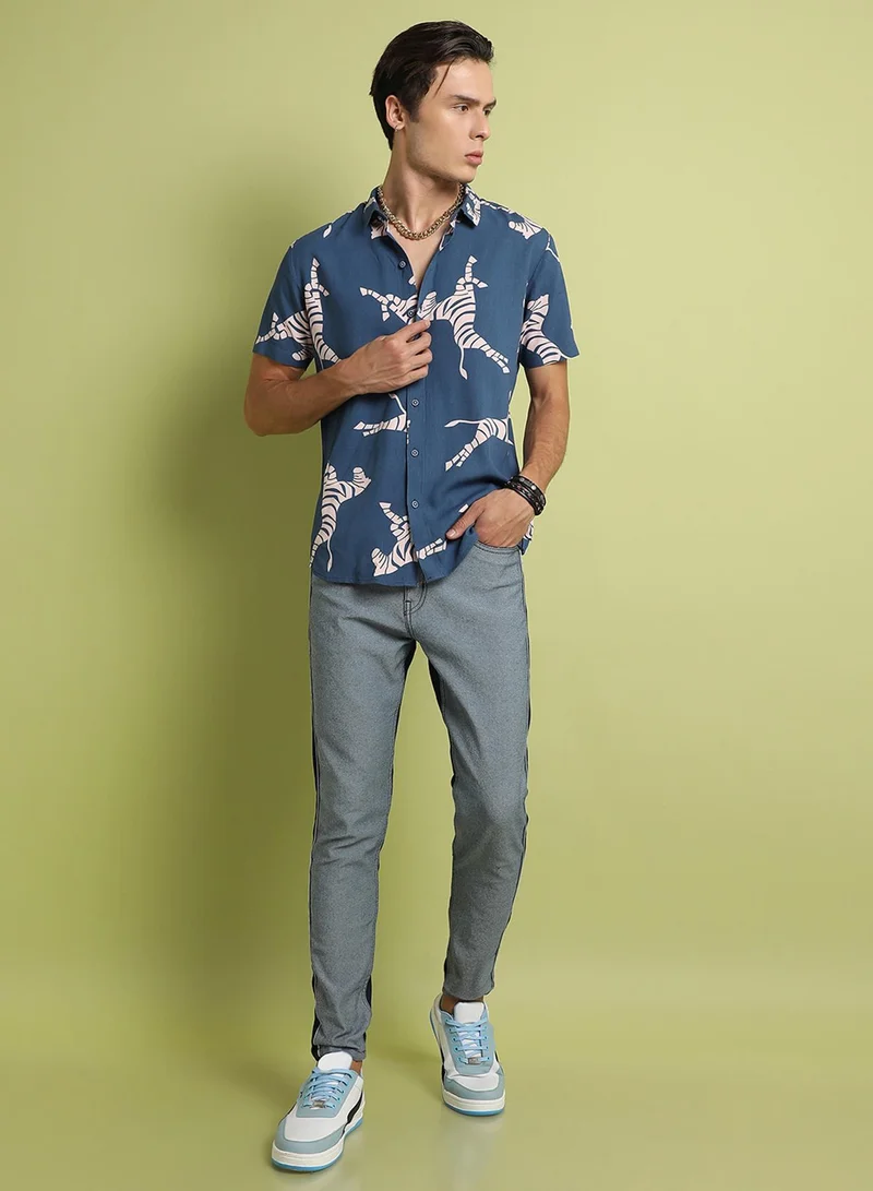 Campus Sutra Campus Sutra Men's Blue Contrast Zebra Shirt For Casual Wear | Spread Collar | Short Sleeve | Button Closure | Rayon Shirt Crafted With Comfort Fit For Everyday Wear