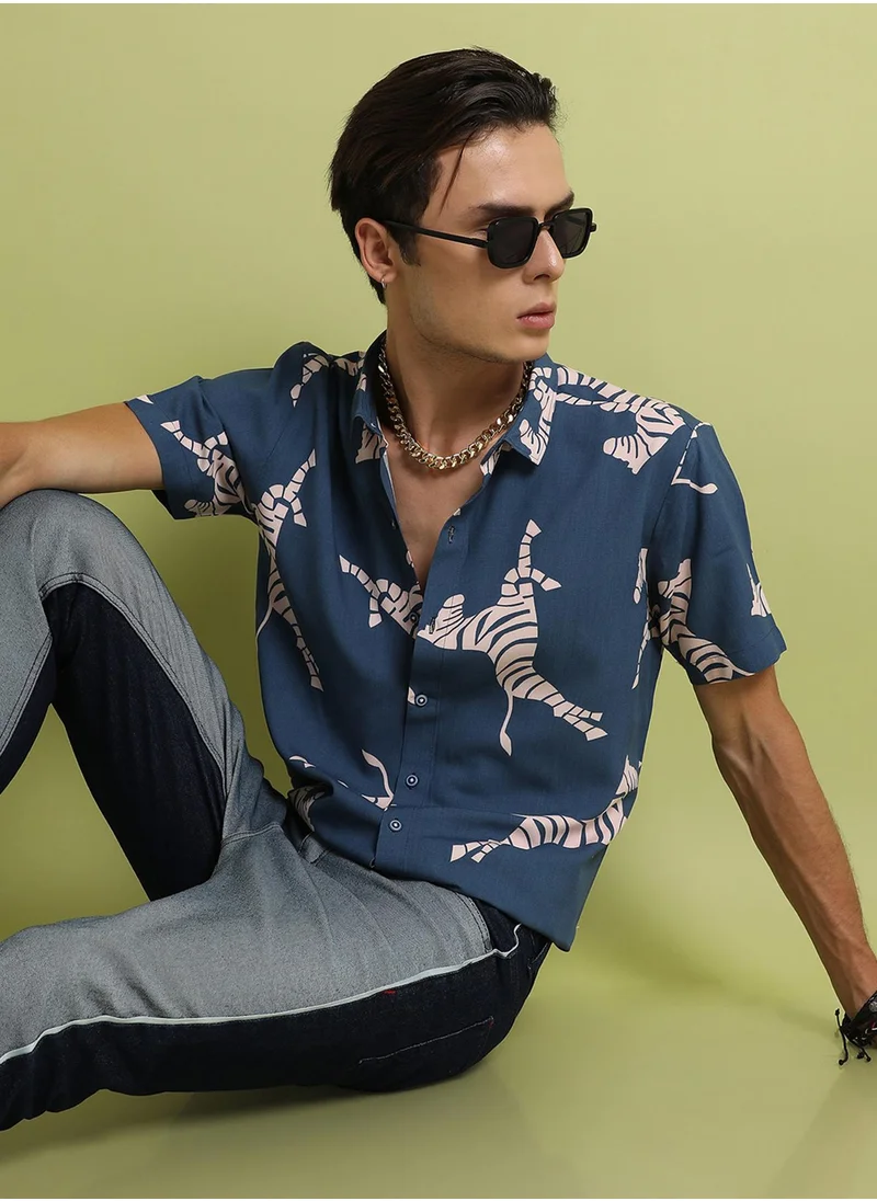 Campus Sutra Campus Sutra Men's Blue Contrast Zebra Shirt For Casual Wear | Spread Collar | Short Sleeve | Button Closure | Rayon Shirt Crafted With Comfort Fit For Everyday Wear