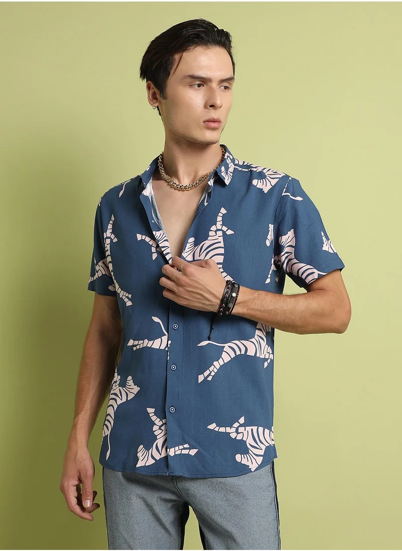 Campus Sutra Campus Sutra Men's Blue Contrast Zebra Shirt For Casual Wear | Spread Collar | Short Sleeve | Button Closure | Rayon Shirt Crafted With Comfort Fit For Everyday Wear