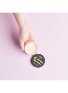 W7 Banana Dreams Loose Setting Powder Weightless Yellow Blurring Powder For All Skin Tones  - Image 4