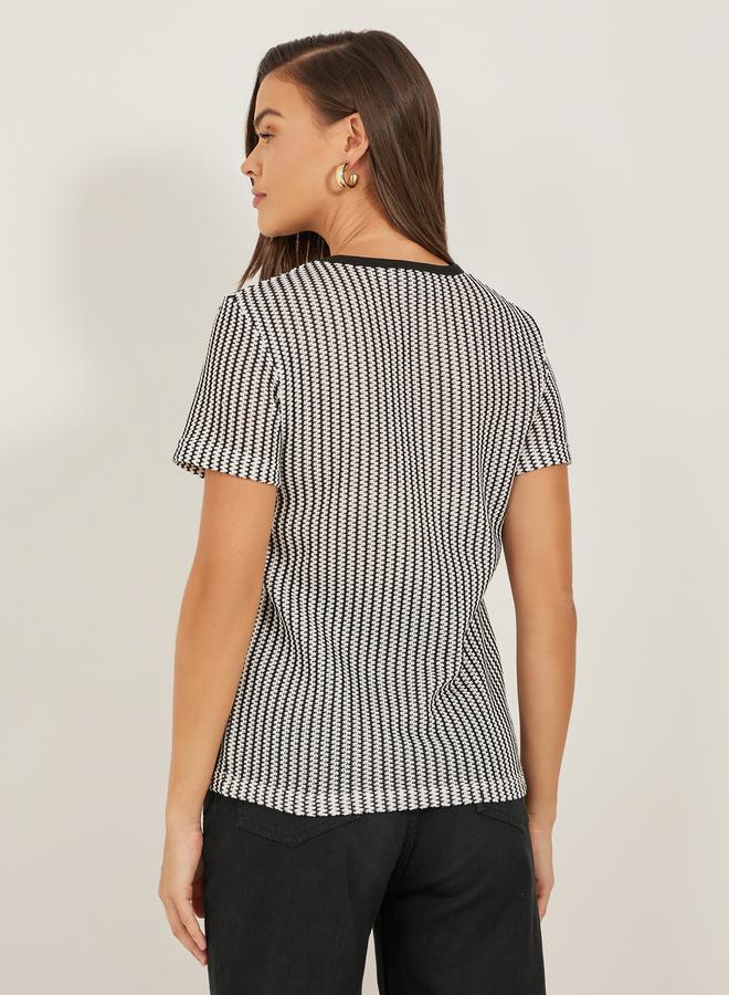 Styli Self Design Round Neck Short Sleeve Regular Fit T-shirt  - Image 4