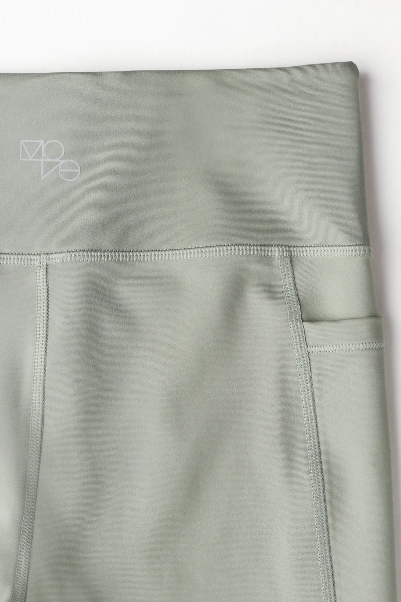 اتش اند ام Drymove™ High Waist Shorts