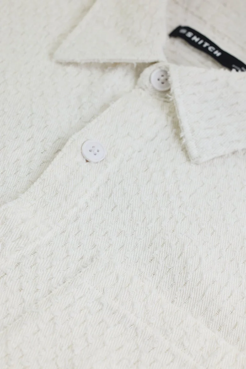 سنيتش قميص خارجي أبيض بنقوش منتظمة