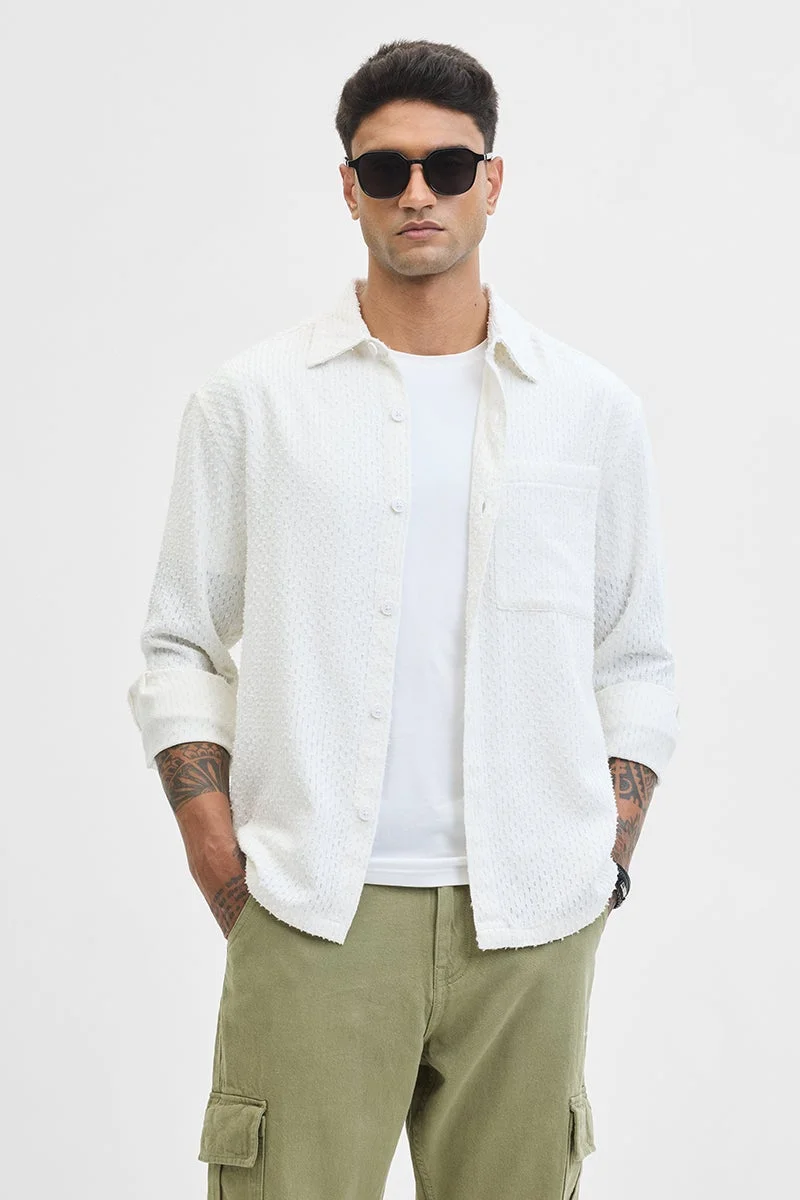 سنيتش قميص خارجي أبيض بنقوش منتظمة