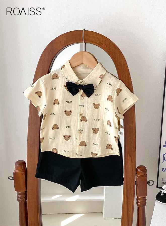 رويس طقم ملابس صيفي من قطعتين للأولاد الصغار، طقم قميص وشورت مريح وجميل، ملابس أنيقة مع قميص مطبوع بنقشة دب وشورت سادة، مناسب للارتداء اليومي أو التصوير الفوتوغرافي أو أي مناسبة - Image 1