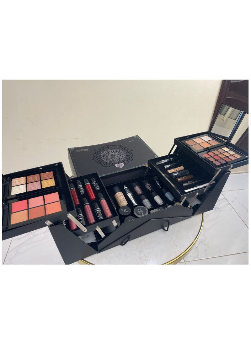 MULTICOLOR MAKEUP KIT - pzsku/Z7AEF3BB50C5436B13FDEZ/45/_/1709657572/340bbad4-b47f-4ceb-a646-2663f67083ae