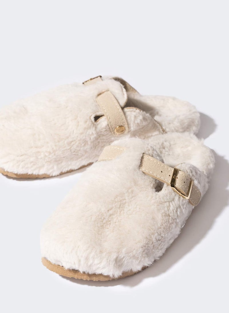 ديفاكتو شباشب مسطحة مزينة بإبزيم - Image 2