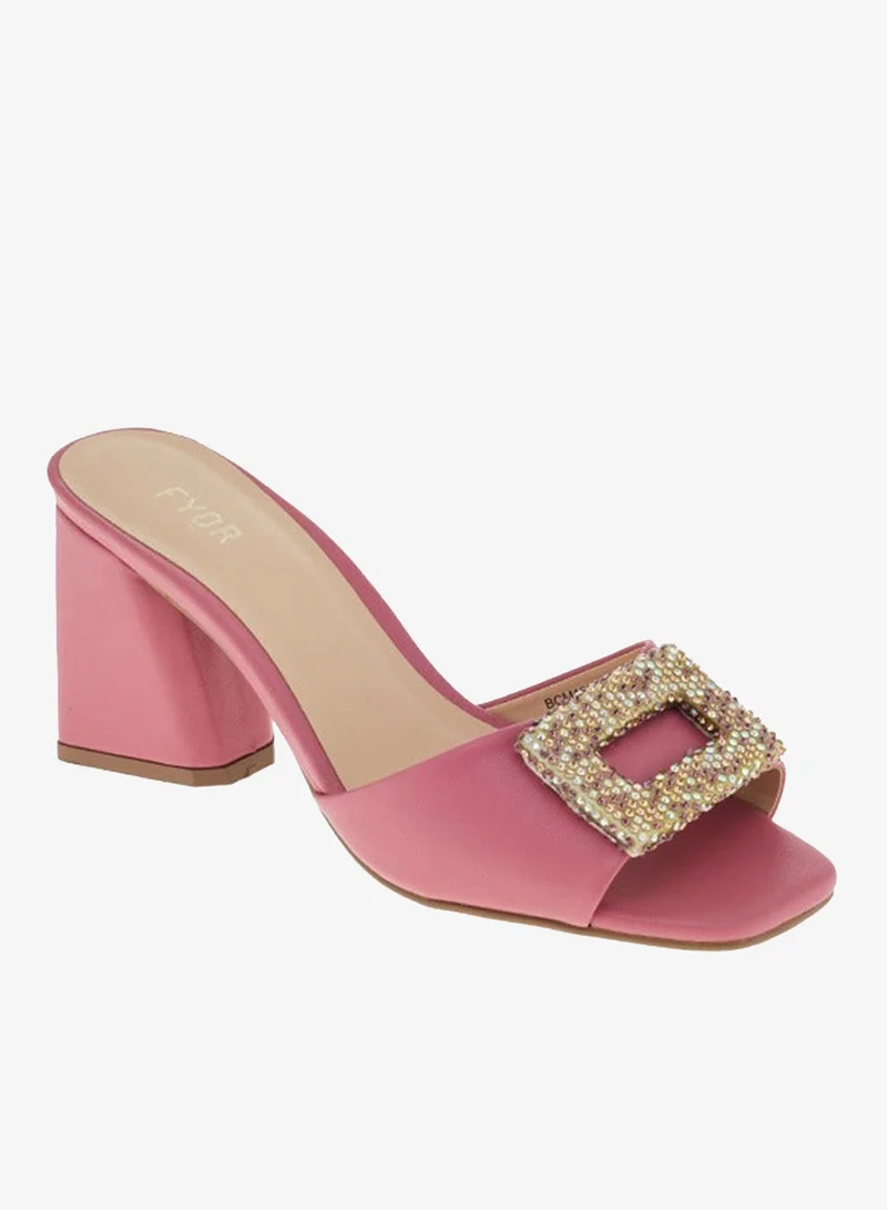 فايور صندل بكعب مزين ببروش