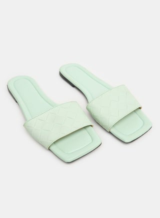 Large Braided Slipper - pzsku/Z7AF4D39D1E35C41E2F3CZ/45/1747050603/32848363-cbaf-4ad8-9c8b-eb4b358dc79a