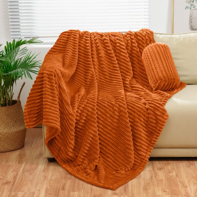 BURNT ORANGE FLANNEL THROW 50X70 INCHES WITH STORAGE POUCH300GSM SUPER SOFT FLEECE STRIPE PATTERN SOFA BLANKET FOR ADULTS AND KIDS LIGHTWEIGHT COZY BED THROW FOR HOME DECOR ALL SEASON