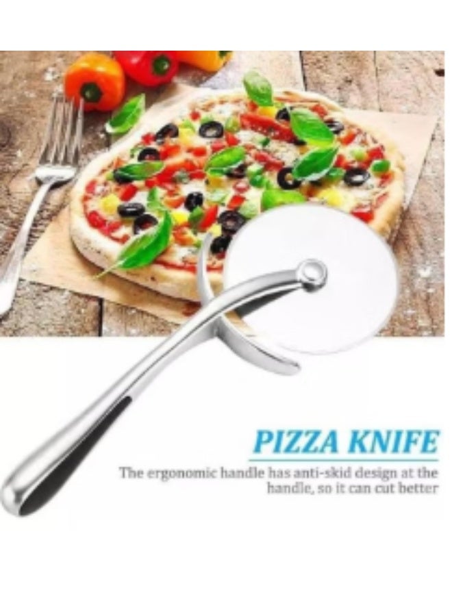 Sharp pizza cutter with a comfortable handle - precise slicing with just one touch!  - Image 1