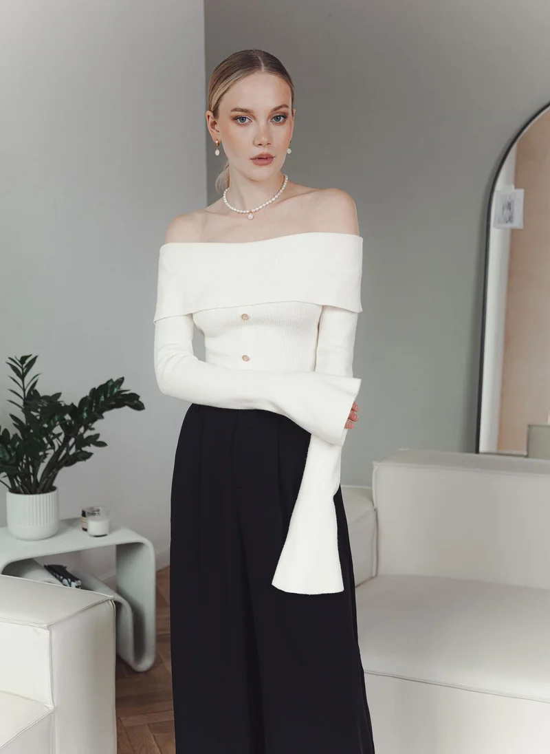 Lichi Open shoulders top with decorative buttons