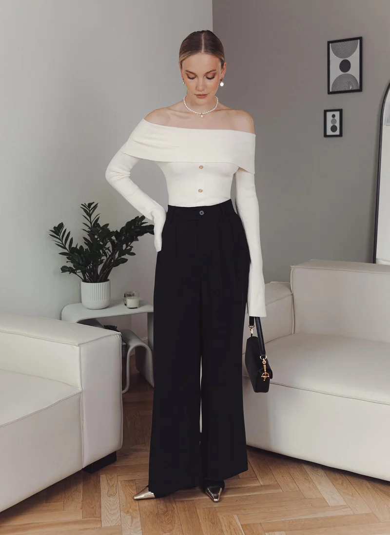 Lichi Open shoulders top with decorative buttons