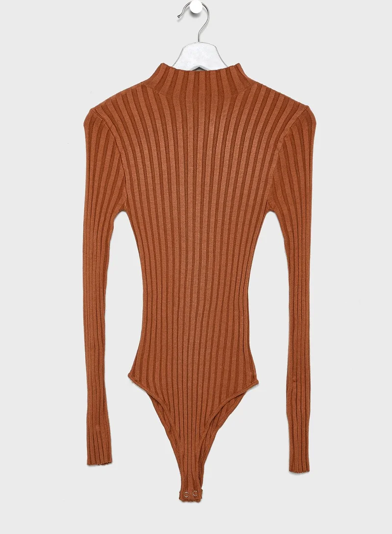FOREVER 21 Mock Neck Ribbed Body