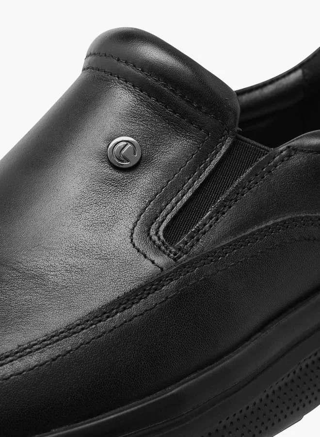 لو كونفورت Men Solid Slip-On Loafers