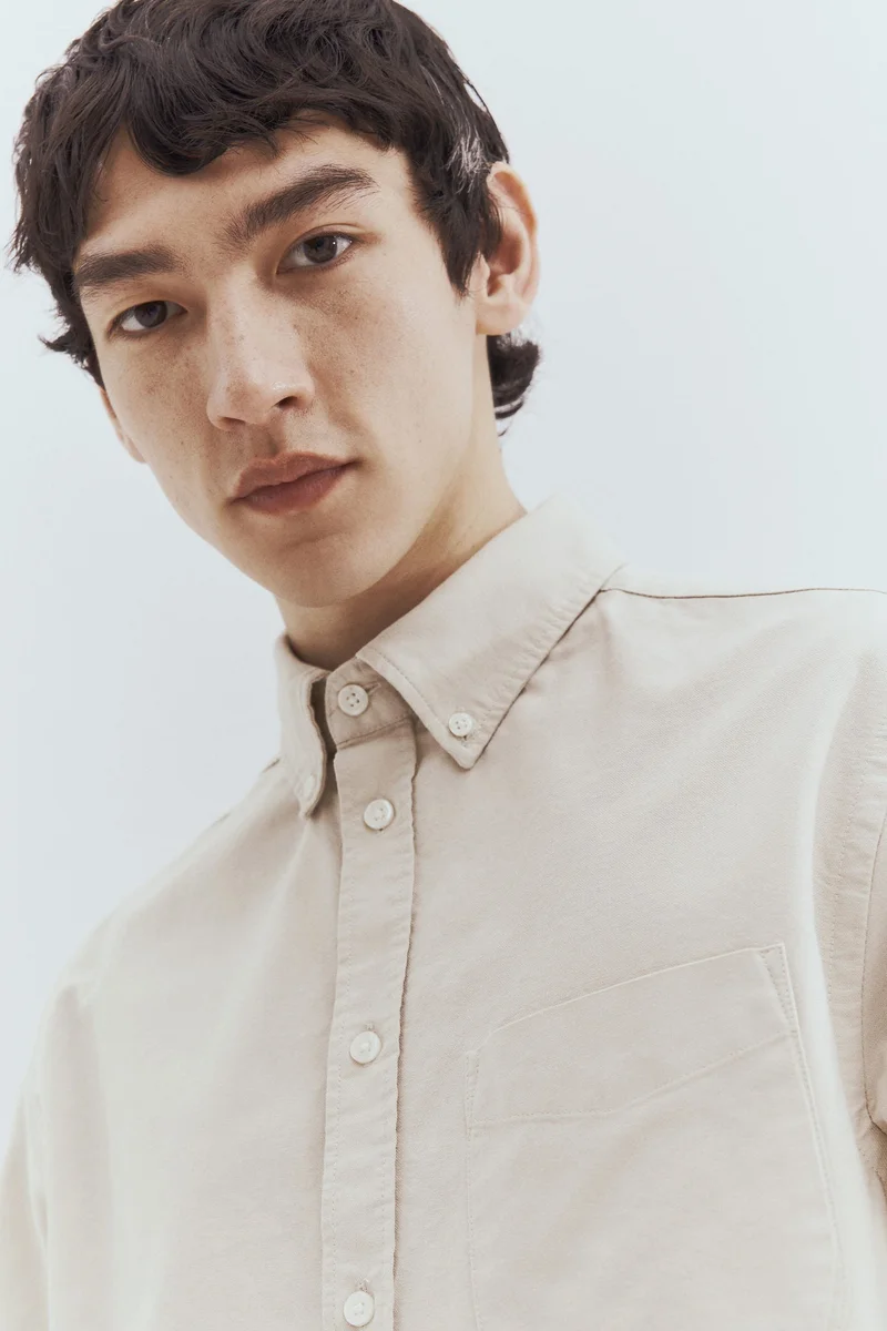 اتش اند ام قميص بأكمام قصيرة من قطن أكسفورد بقصة عادية