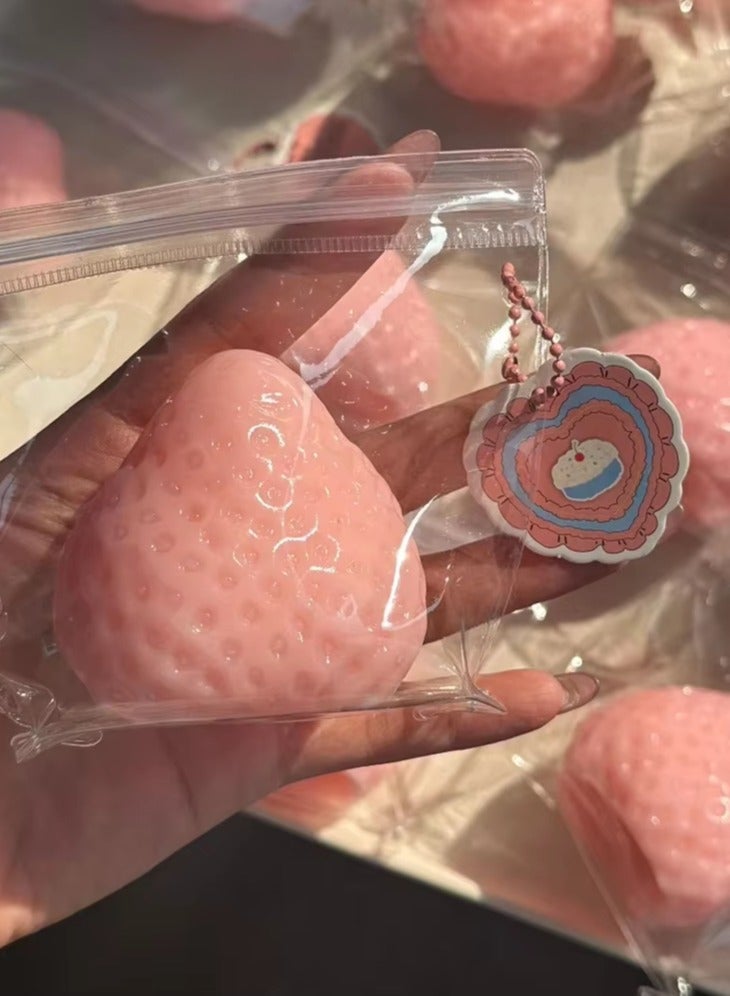 كاواي لعبة الفراولة الإسفنجية من Kawaii، لعبة محاكاة الفراولة الإسفنجية القابلة لإعادة الاستخدام، لعبة تخفيف التوتر البطيء، هدايا عيد الميلاد - Image 2