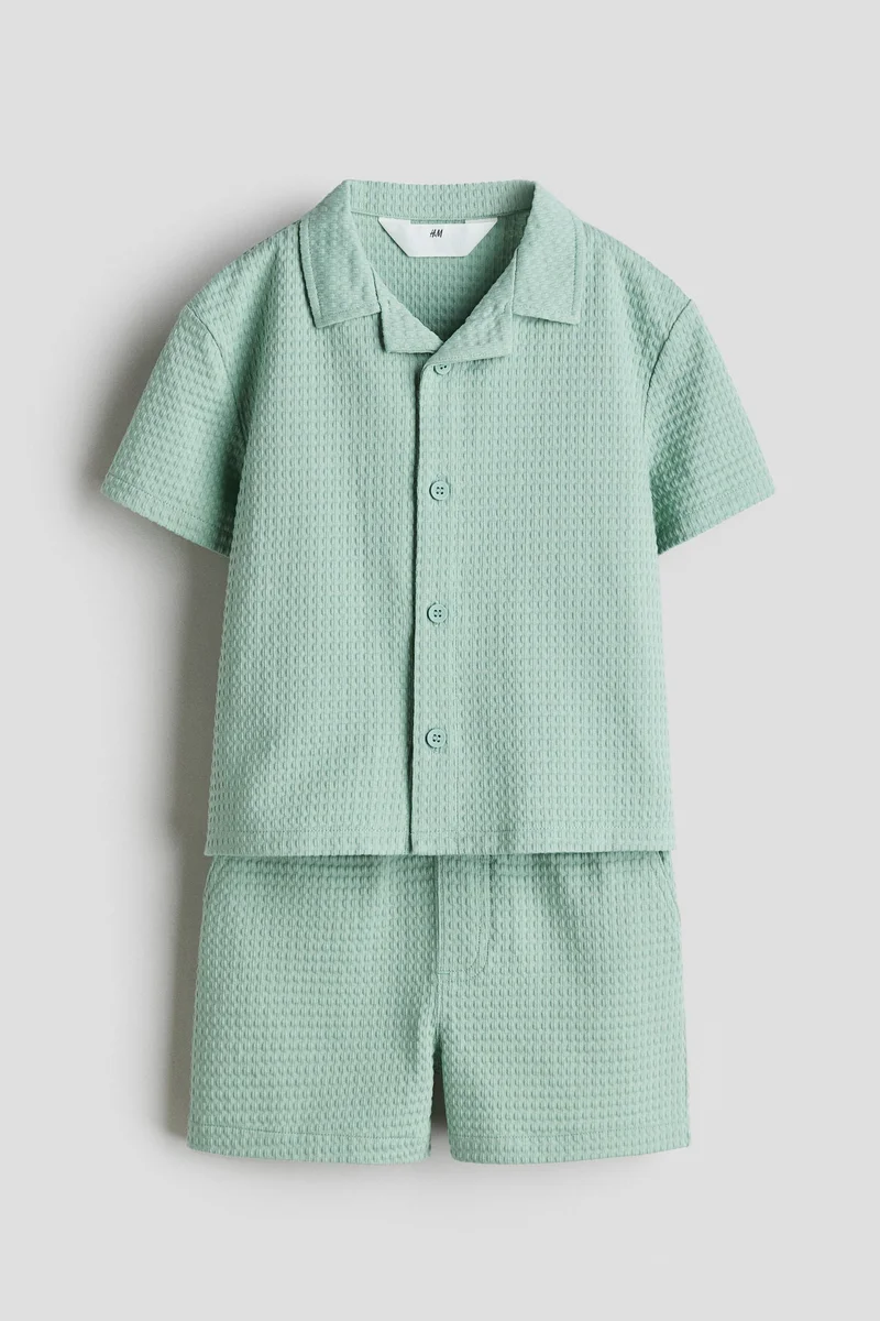 H&M 2-piece shirt and shorts set
