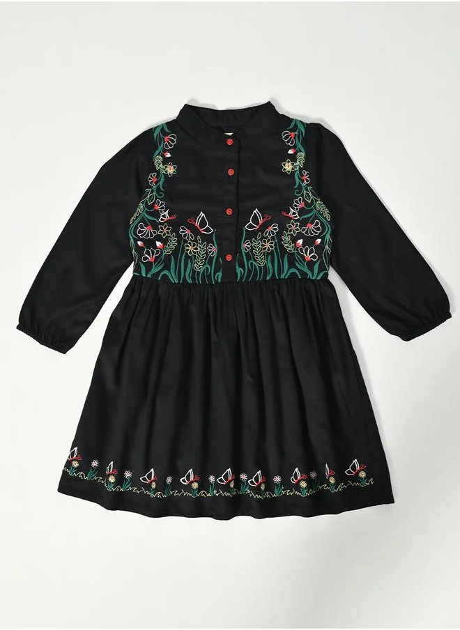 بيلا مودا Bella Moda Floral Embroidered Buttoned Knee-Length Dress