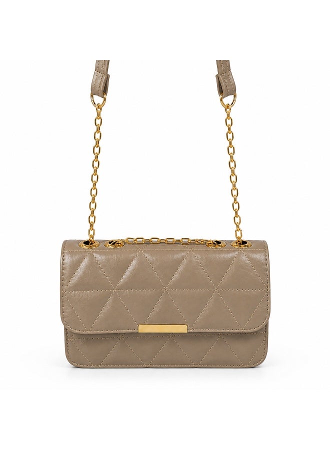 Women's padded shoulder bag with a stylish crossbody design – luxurious leather with a gold chain and metal clasp - Image 4